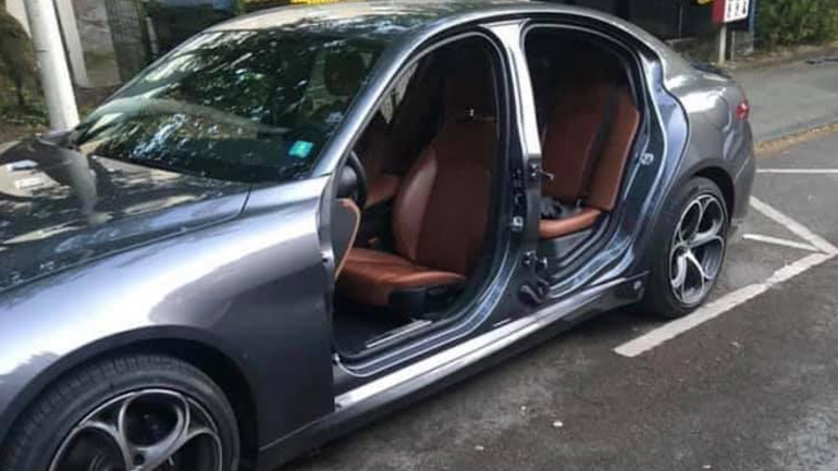 Πήγε να πάρει το αυτοκίνητο και έλειπαν οι πόρτες!